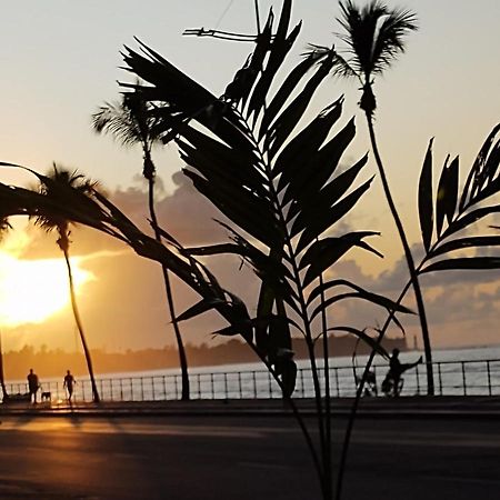 Kitnets Com Ar Condicionado Na Praia Salvador Luaran gambar